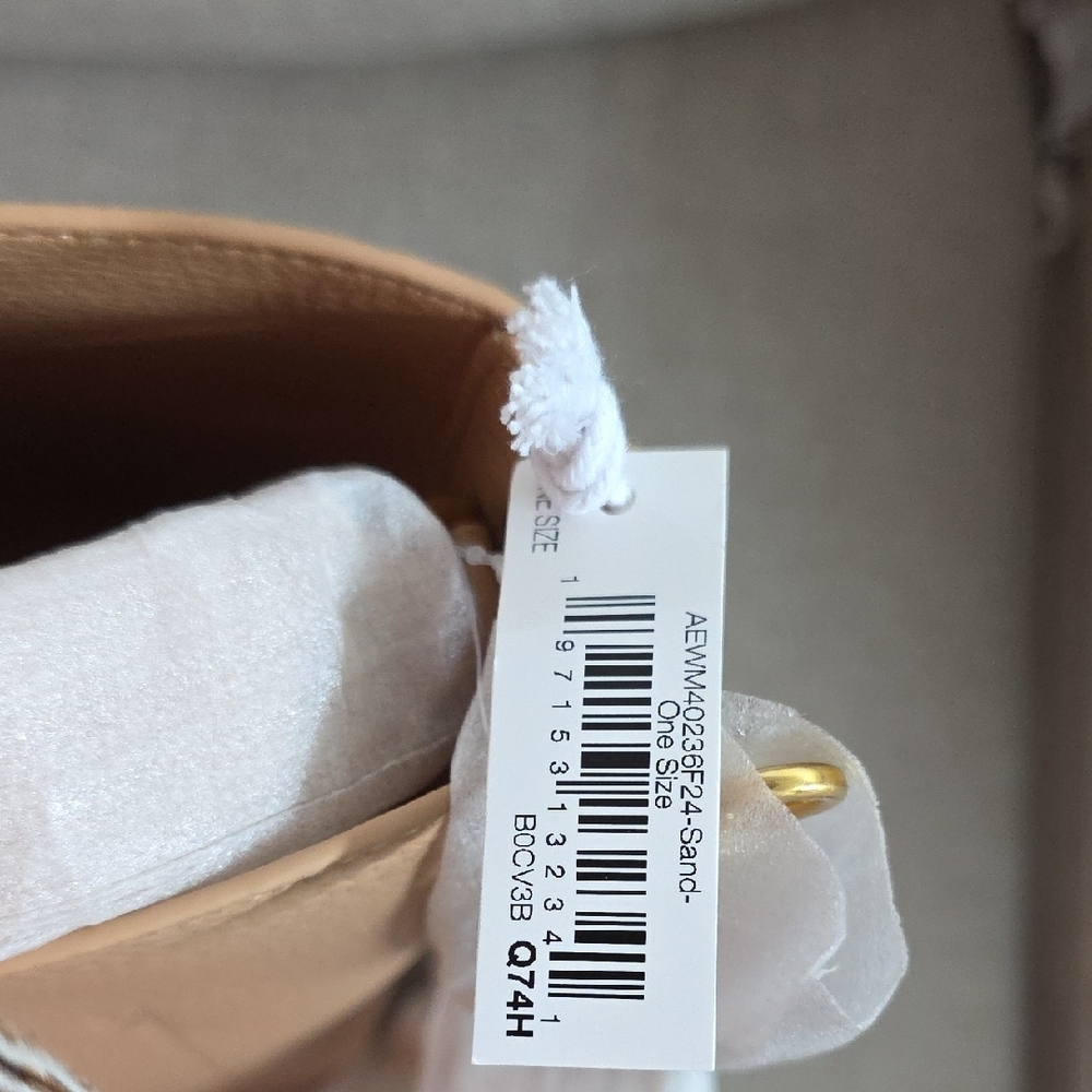 Amazon Essentials Women's Soft Bucket Bag - Picture 3 of 7